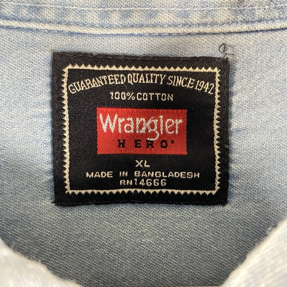 Wrangler Hero Shirt Mens XL Chambray Button Down Work Cotton Faded Blue Pocket
